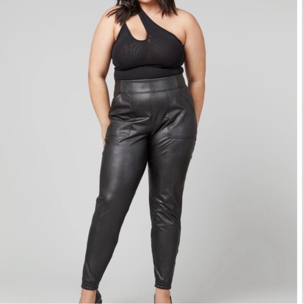 SPANX Women's Vegan Noir Black Faux Leather Like 20283R Cuffed‎ Joggers Size XL